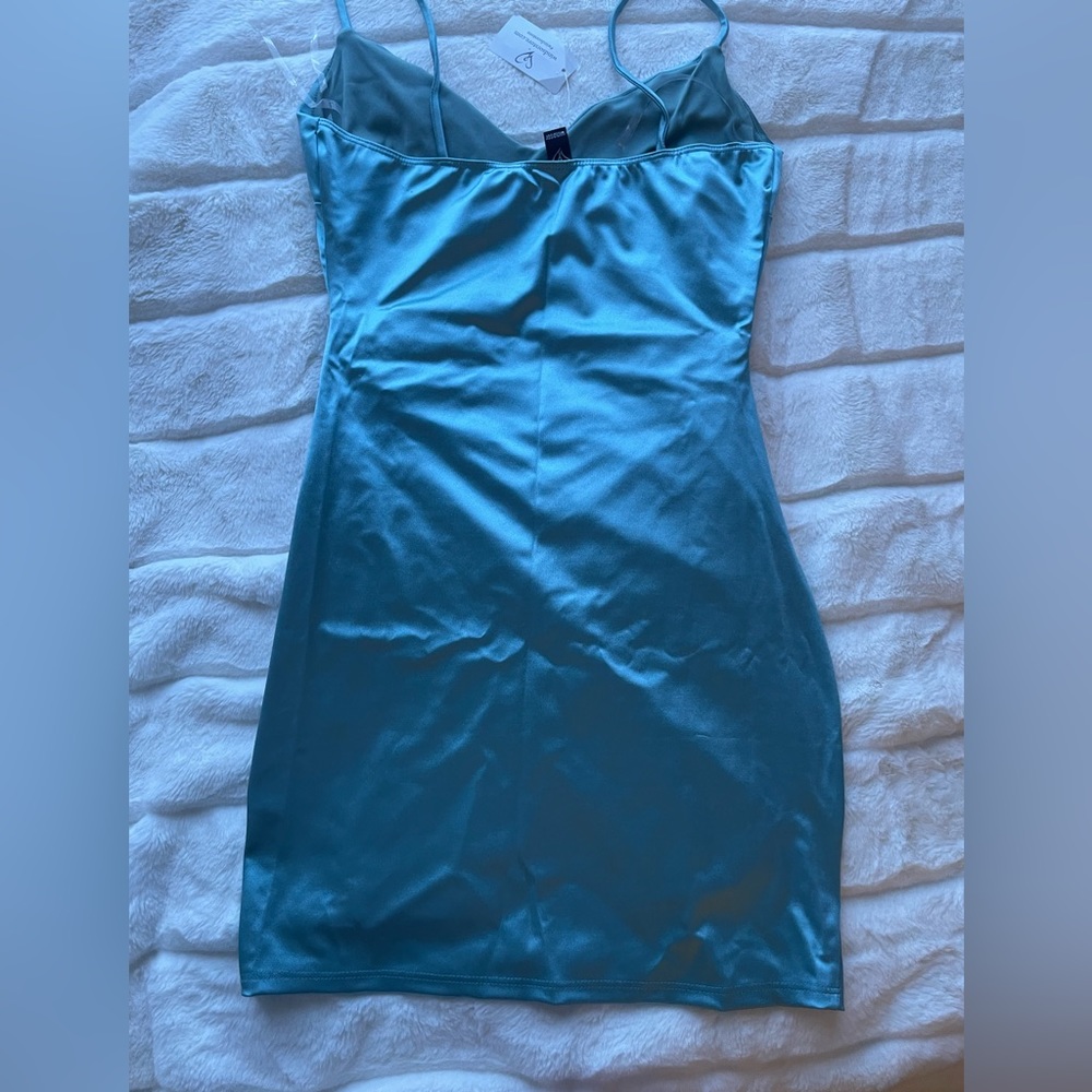 ❤️‍🔥BLUE WINDSOR MINI DRESS - Picture 5 of 5